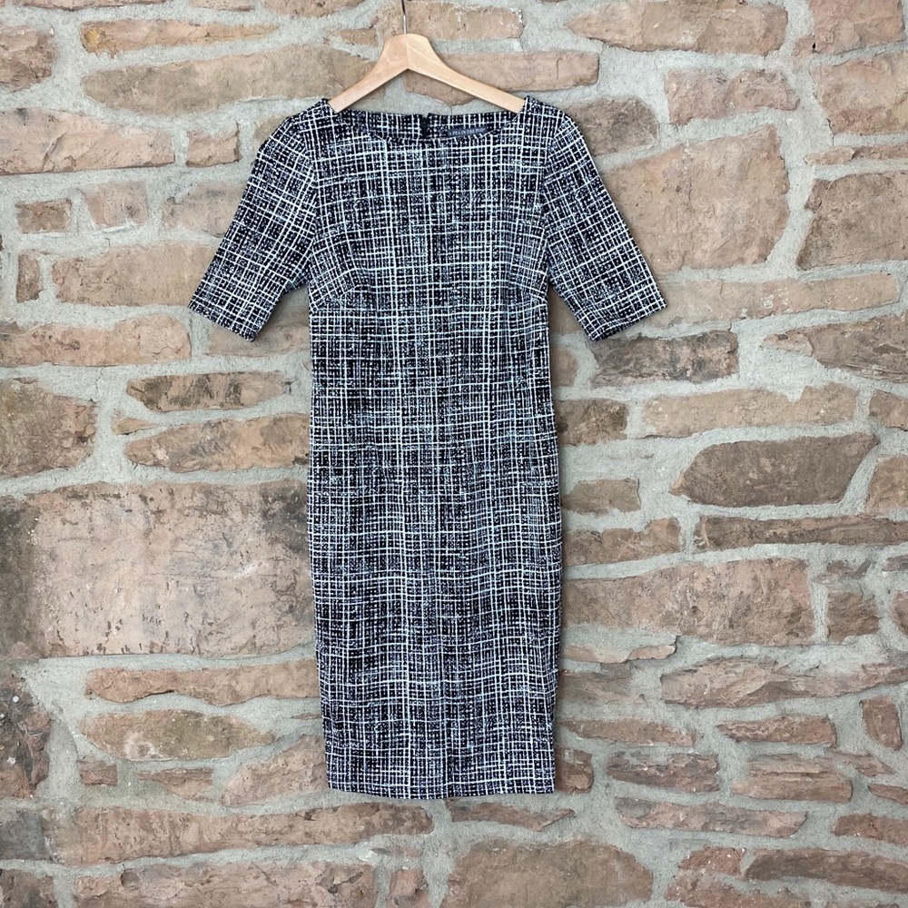 A Pea in the Pod Sheath Dress